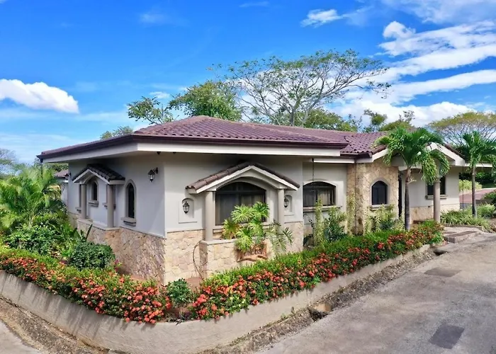 Casa Cocoa - 3 Bedroom In Playa Langosta